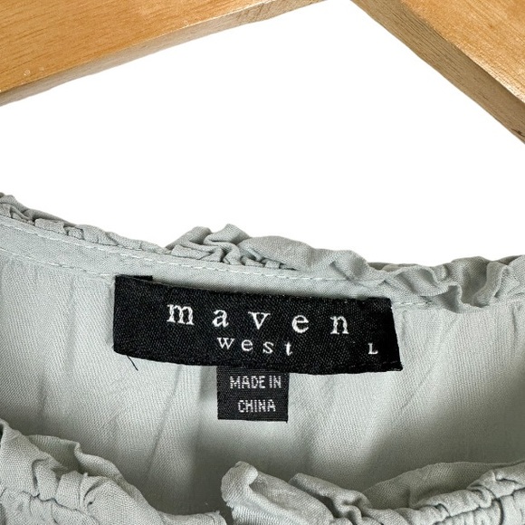 Maven West Ruffle Neck Blouse Size Large - Picture 7 of 9